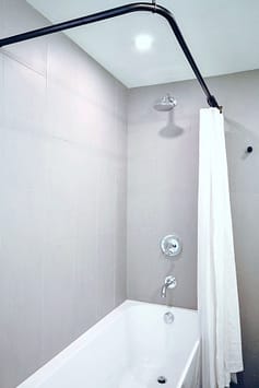 [newsletter-downtownloftbathroom-17]